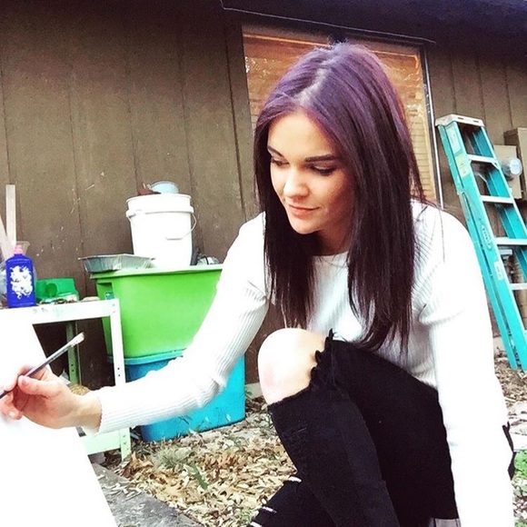 Coming in hot 🤷🏻♀️🥂 - Picture 4 of 7